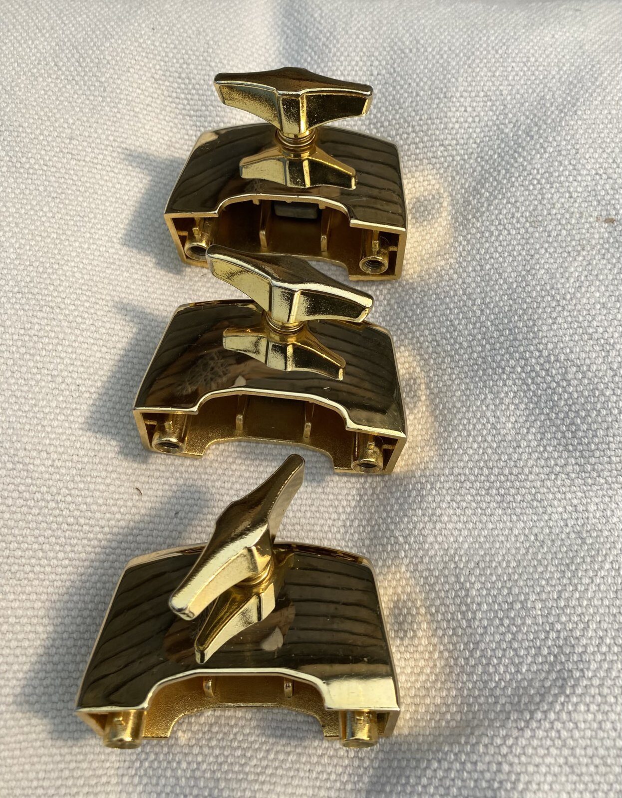 LB-40G Floortombracket gold 58mm.