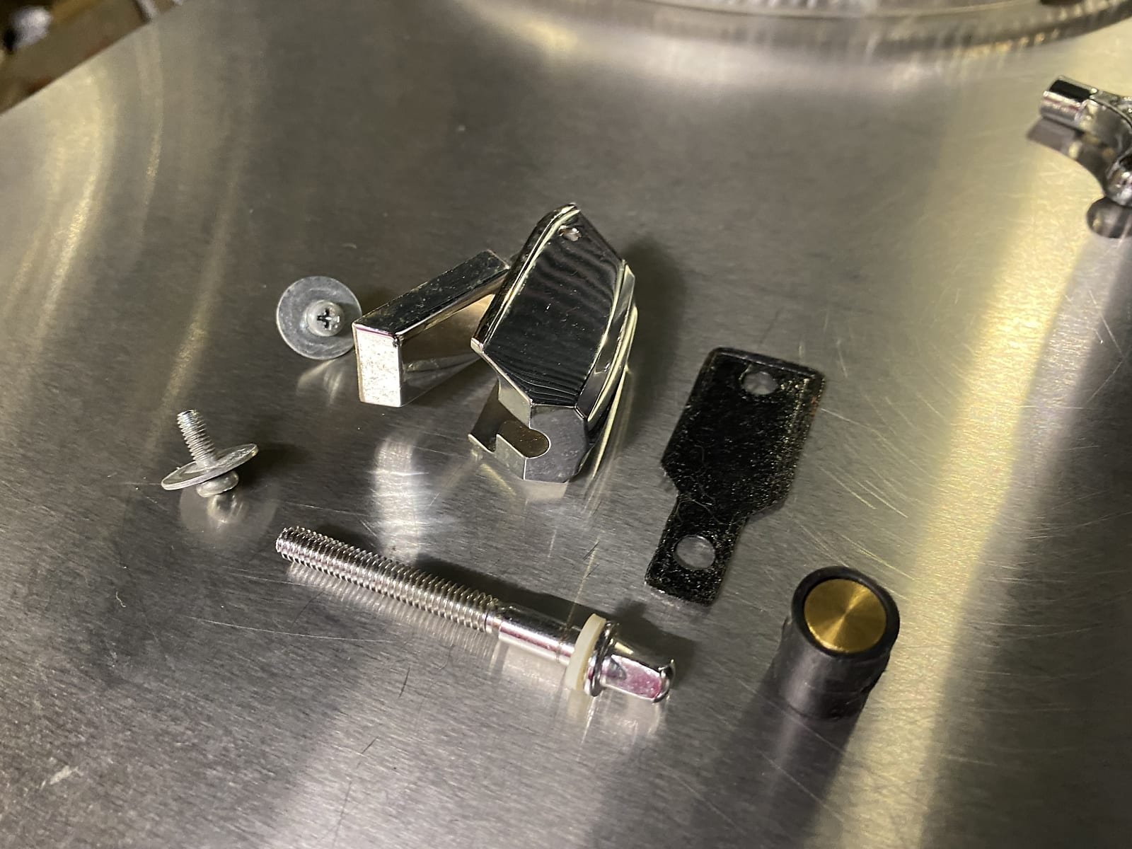 Pearl GL-01 Supergripper lugs for tom and snare